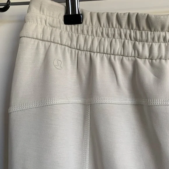 Lululemon Softstreme High-Rise Pant Regular in Bone - Picture 4 of 6